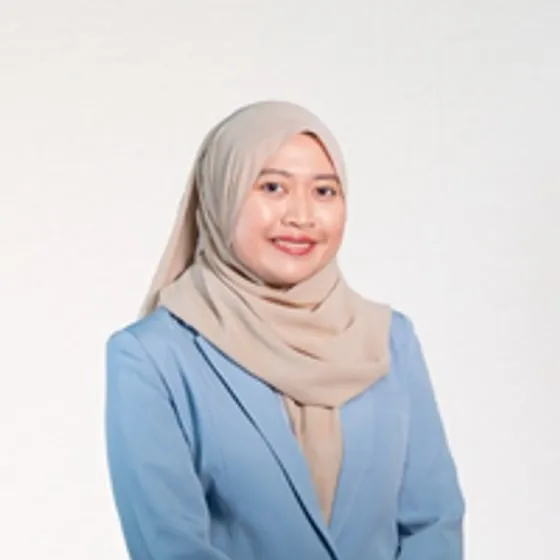 Portrait of Awatif, CRM Operator